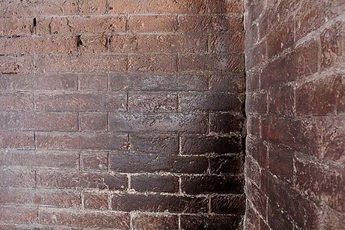 Nusisukus veidu į sieną galima susišnekėti beveik 10 m atstumu