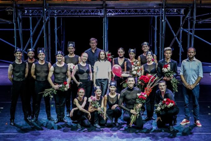 „Talentas - ne lyties klausimas. Ir man tikrai nesvarbu ar moteris su kelnėmis, ar vyras su sijonu. Svarbu, kad kūrėjas būtų apdovanotas talentu tokiu dideliu kaip Beatos Molytės“,- apie Karmen pasakoja dirigentas M. Pitrėnas.