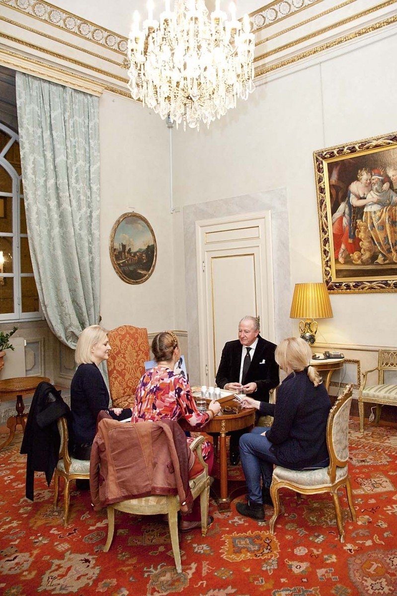 Interviu vyko vienoje puošnioje Spini Feroni rūmų salėje