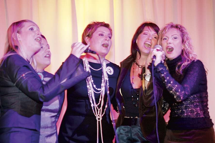 Tą vakarą ant scenos Edita kartu su grupe „Bobos“ užtraukė rusišką romansą