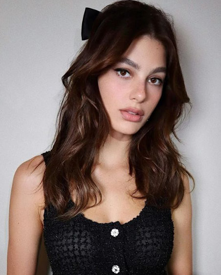 Įsidėmėkite: šį plaukų kirpimą 2024 - ųjų vasarą matysite visur