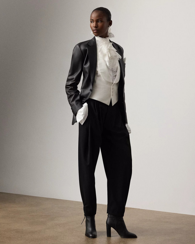 „Ralph Lauren Collection“ šventinės 2025 m. kolekcijos modelis