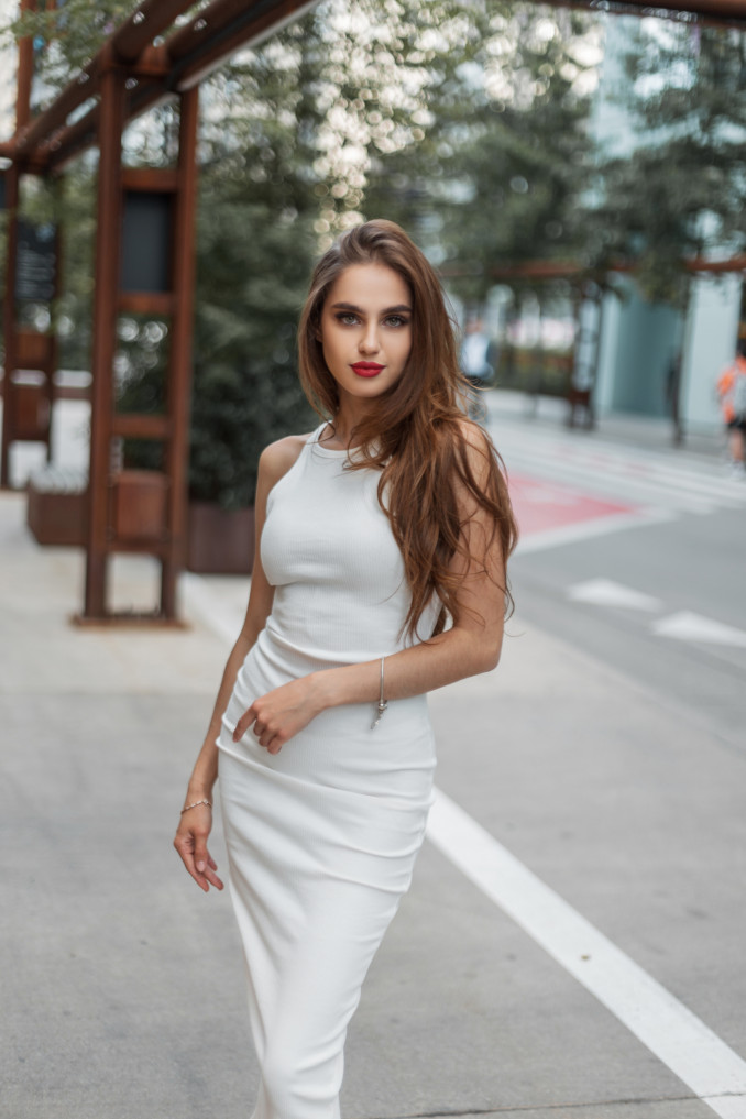Balta suknelė