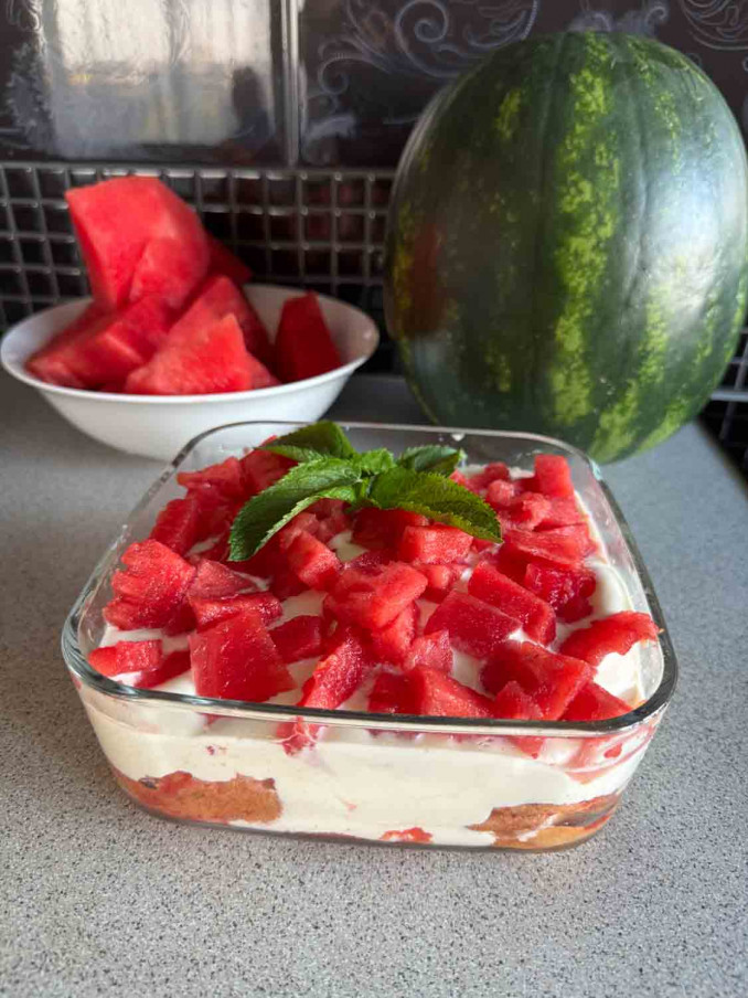 Arbūzinis tiramisu be kavos