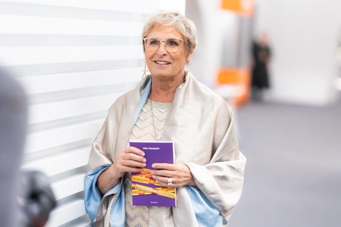 Po aštuonerių metų tylos – Rūtos Vanagaitės knyga apie tai, kaip netapti boba