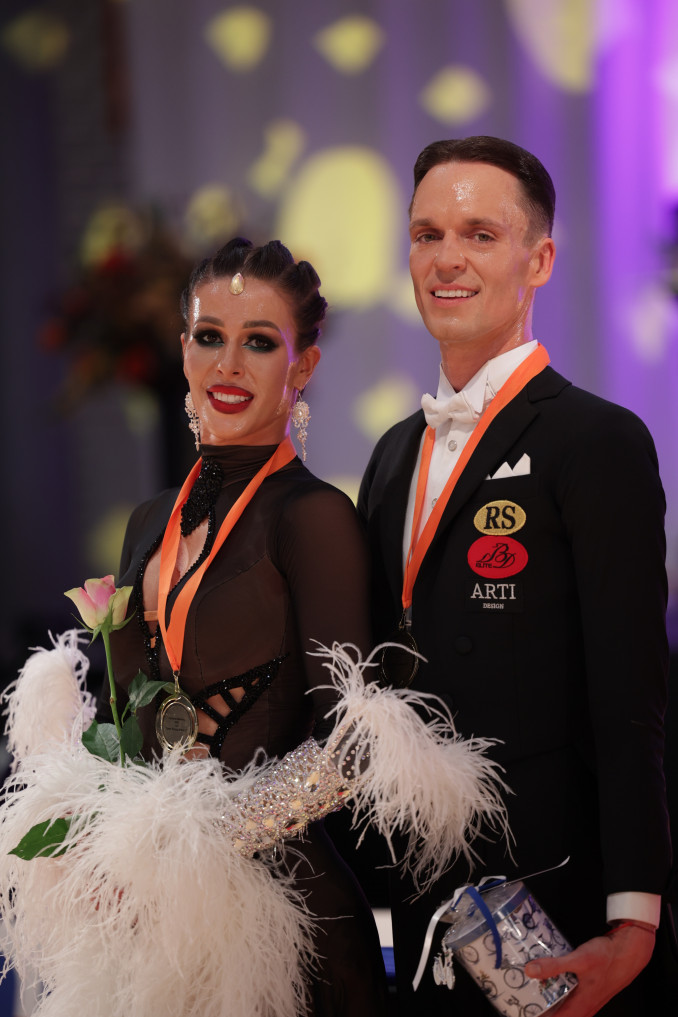 Auksinis V. Lacičio ir V. Golodnevos debiutas pasaulio profesionalų lygoje!