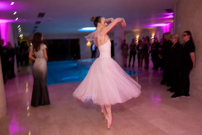 Ikoniškame grožio renginyje žinomos moterys mėgavosi įspūdingu vakaru