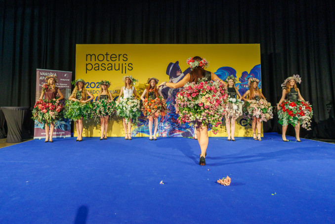 Gėlių suknelių kolekcija „Metų laikai“