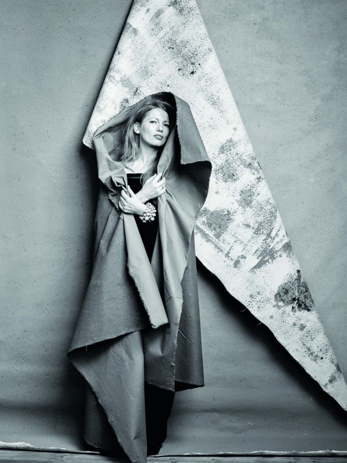 Kokia latvių apatinio trikotažo kūrėjos Inese’s Ozolos sėkmės paslaptis? „Sunkus darbas ir daugybė klaidų, – atsako nuosavą prekių ženklą „Amoralle“ kaip vaiką išauginusi Inese. – Svarbiausia leisti sau klysti.“