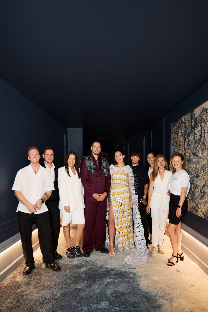 Vestuvės, kokių Lietuva dar neregėjo – jaunosios suknelė iš perdirbtų pakuočių