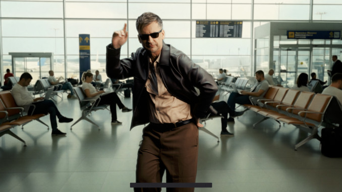 Hibridinės atakos prieš skrydžius? Alanas atsako su nauja daina ir netikėtu vaizdo klipu