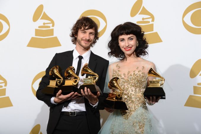 Feat kimbra. Готье Грэмми. Gotye Kimbra. Певец Готье на Грэмми. Певец Готье и Кимбра.