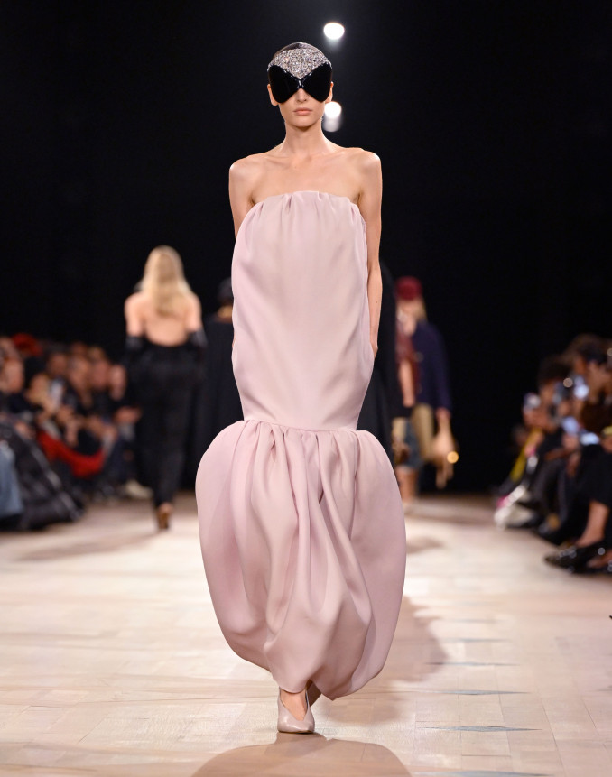 „Balenciaga“ 2026 m. pavasario ir vasaros modelis.