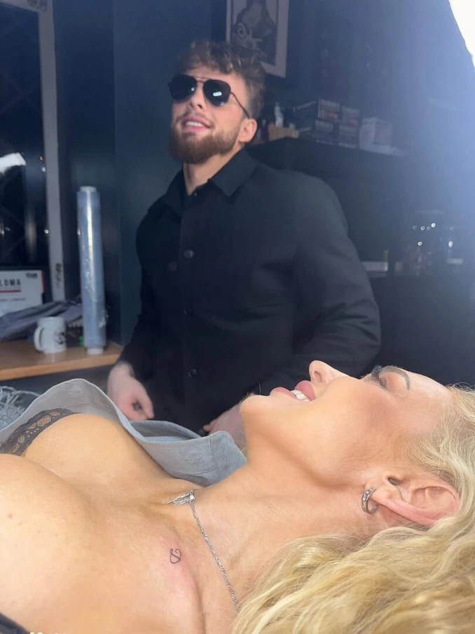 Oksanos Pikul tatuiruotė